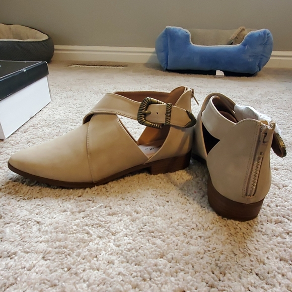 Booties - Picture 3 of 6